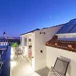 Terrace&shower River View. 아파트 리스본
