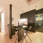 Terrace&shower River View. 아파트