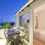 Terrace&shower River View. 아파트