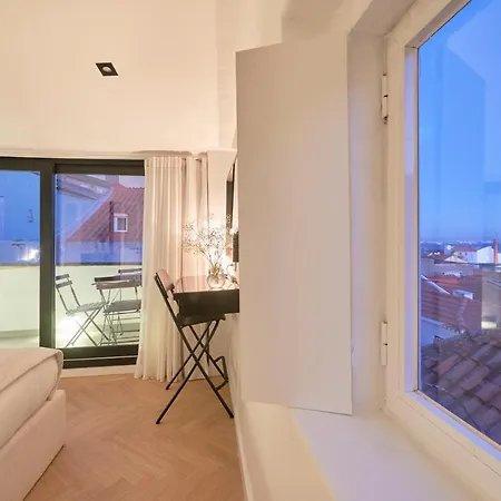 Terrace&shower River View. 아파트