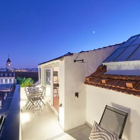 Terrace&shower River View. Апартаменты Лиссабон