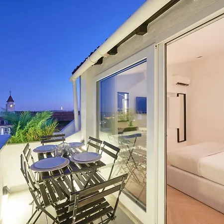 Terrace&shower River View. 아파트