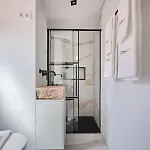 Terrace&shower River View. شقة *